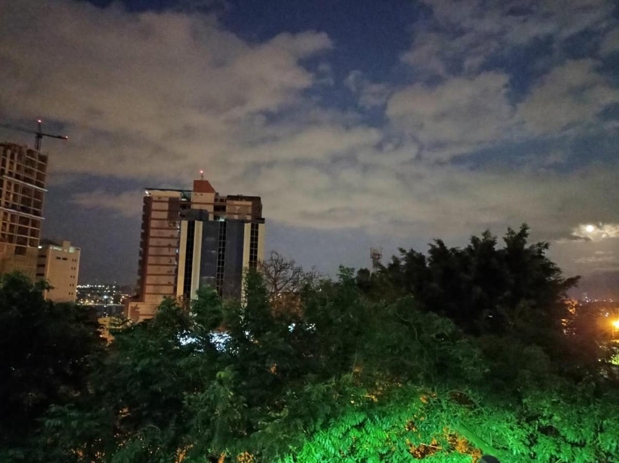 Amplio Y Comodo Apartamento Con Bella Vista En Pleno Centro Сьюдад-дель-Есте Екстер'єр фото